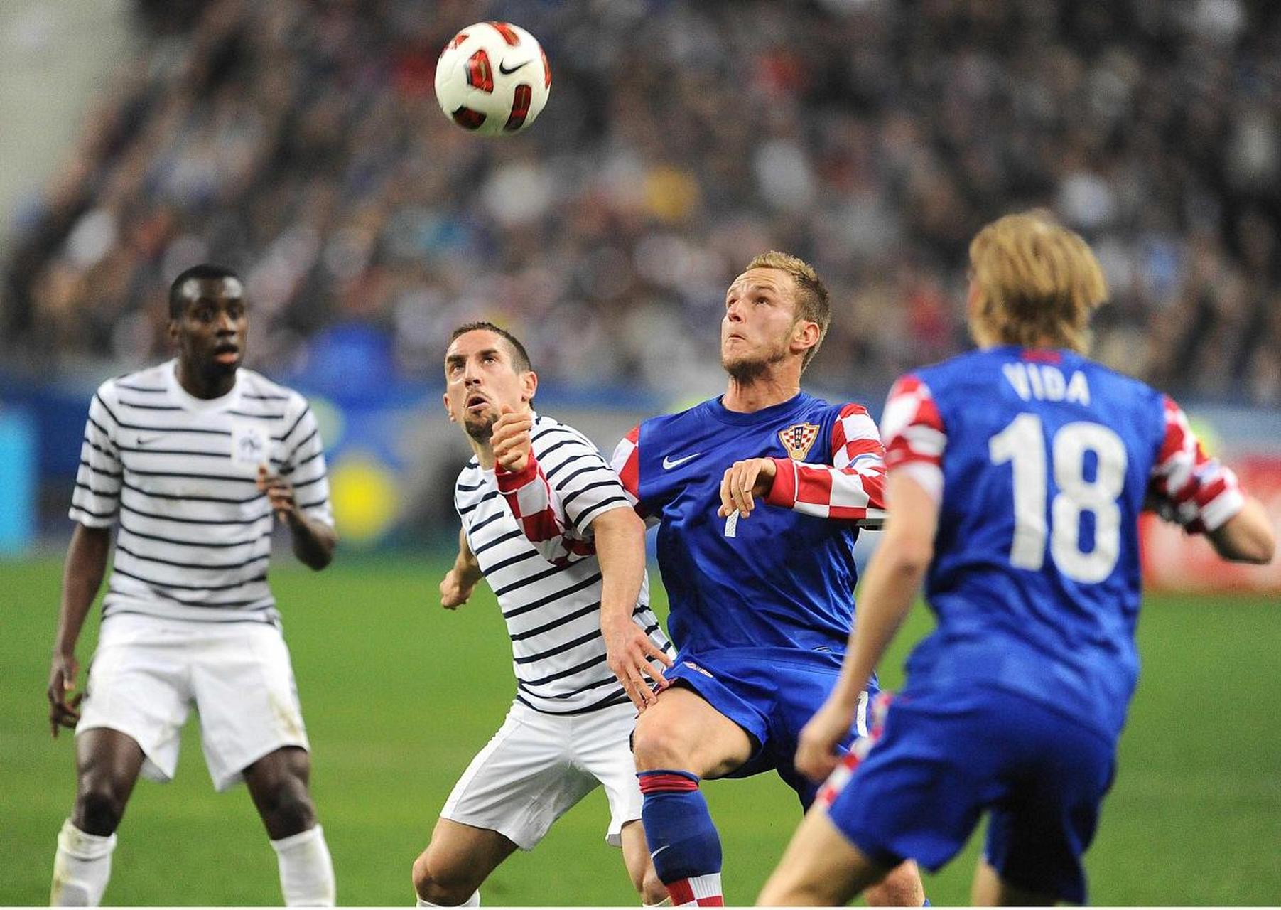 包含意大利逆转捷克,晋级欧预赛决赛的词条 包含意大利逆转捷克,晋级欧预赛决赛的词条