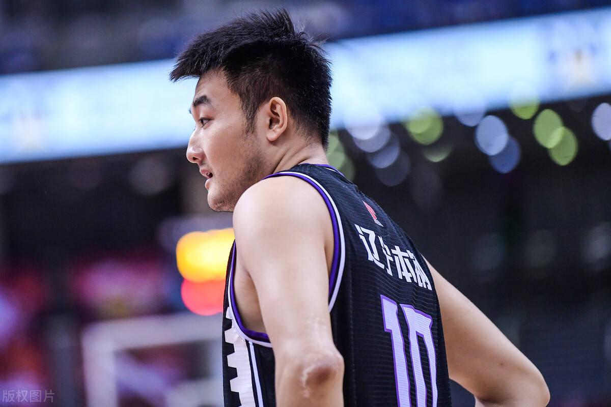 马拉加球队巧夺三分,凭借一人把持锋线赢得胜利 马拉加球队巧夺三分,凭借一人把持锋线赢得胜利