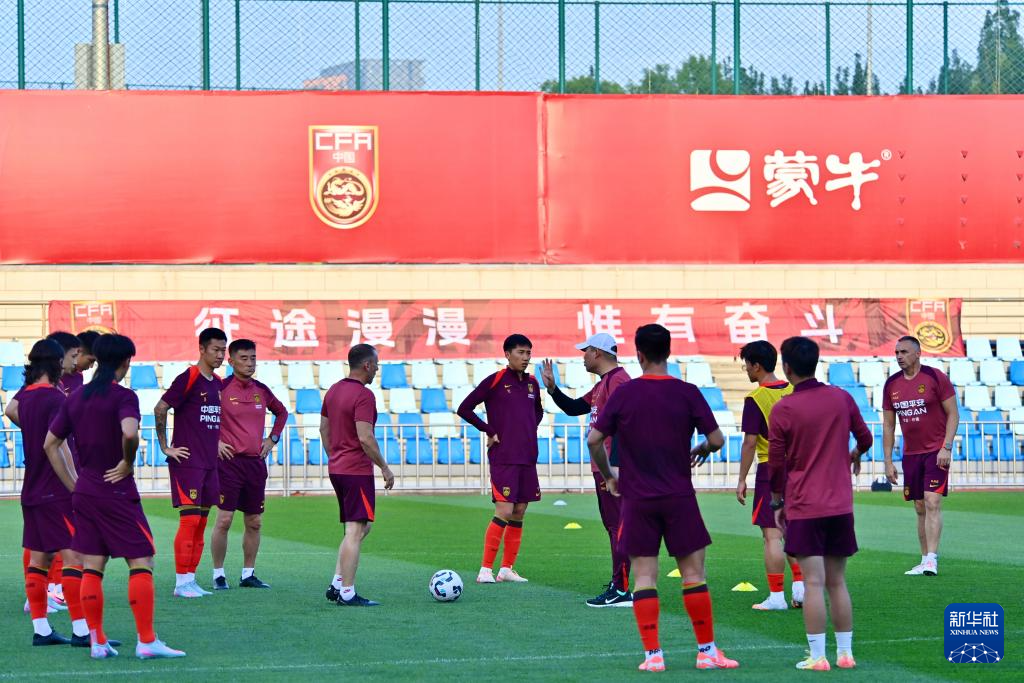 od体育app下载-足球赛事中球队训练备战情况报道