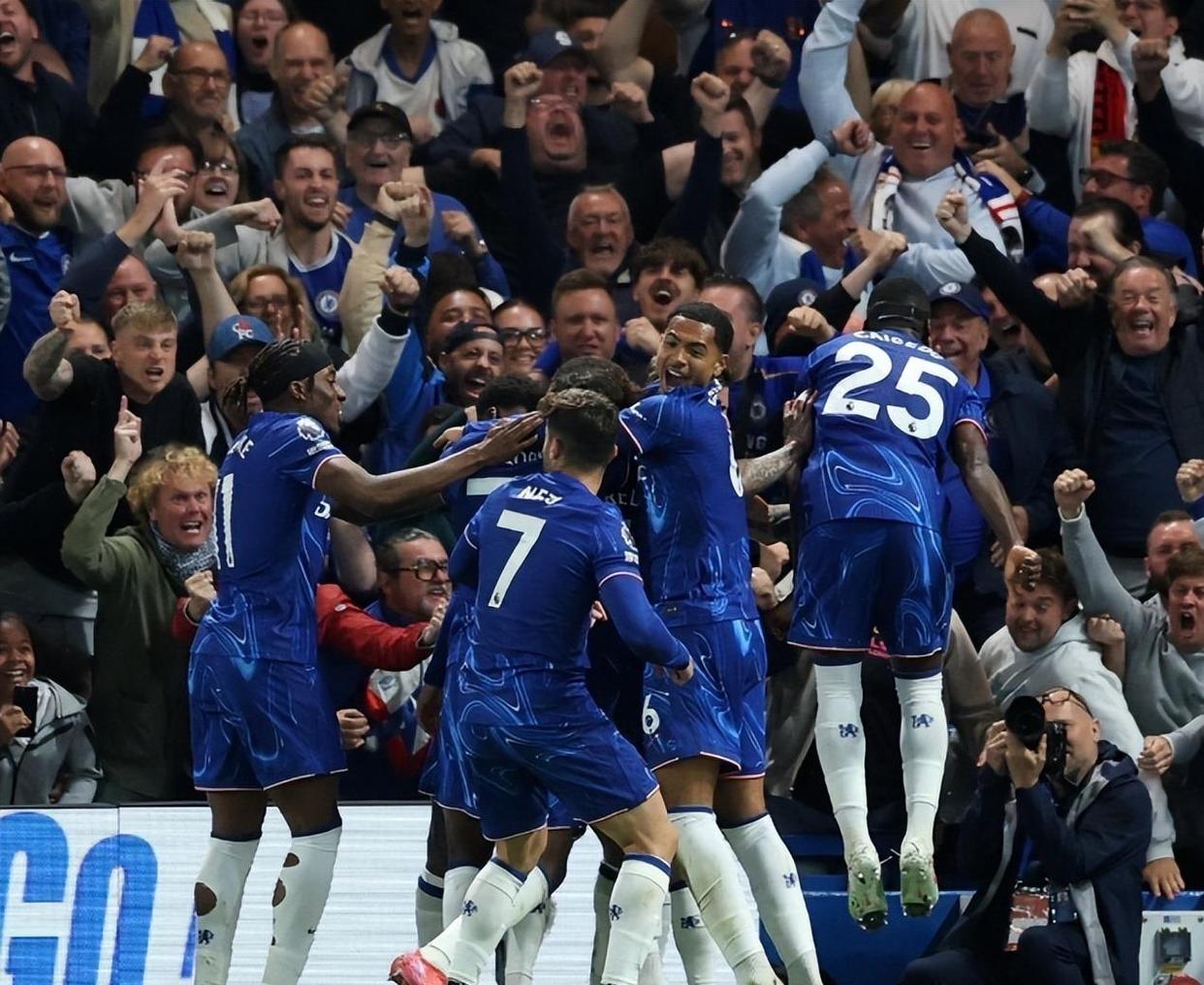 包含曼城主场大胜富勒姆,继续领跑积分榜保持不败的词条 包含曼城主场大胜富勒姆,继续领跑积分榜保持不败的词条