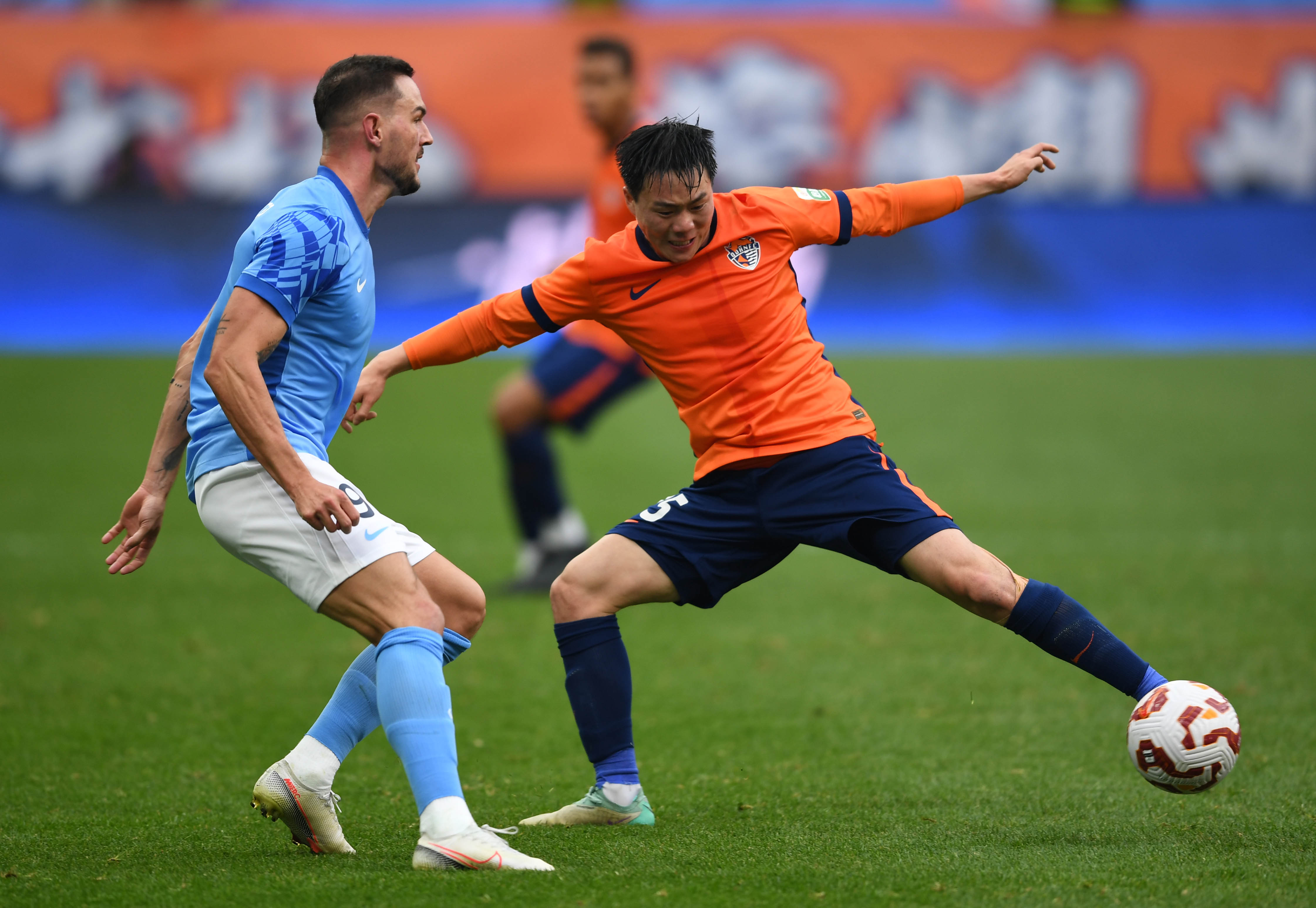 od体育网站-关于青岛队在赛场上再次展现出令人瞩目的实力的信息