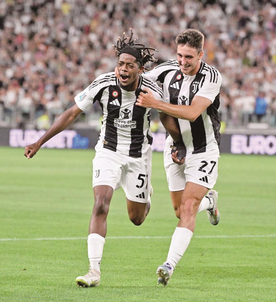 意甲球队球员合影庆祝进球,展现团结拼搏精神的简单介绍 意甲球队球员合影庆祝进球,展现团结拼搏精神的简单介绍