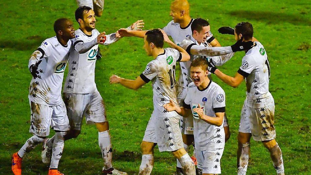 od体育app-亚眠客场不敌对手，遭遇逆转失利