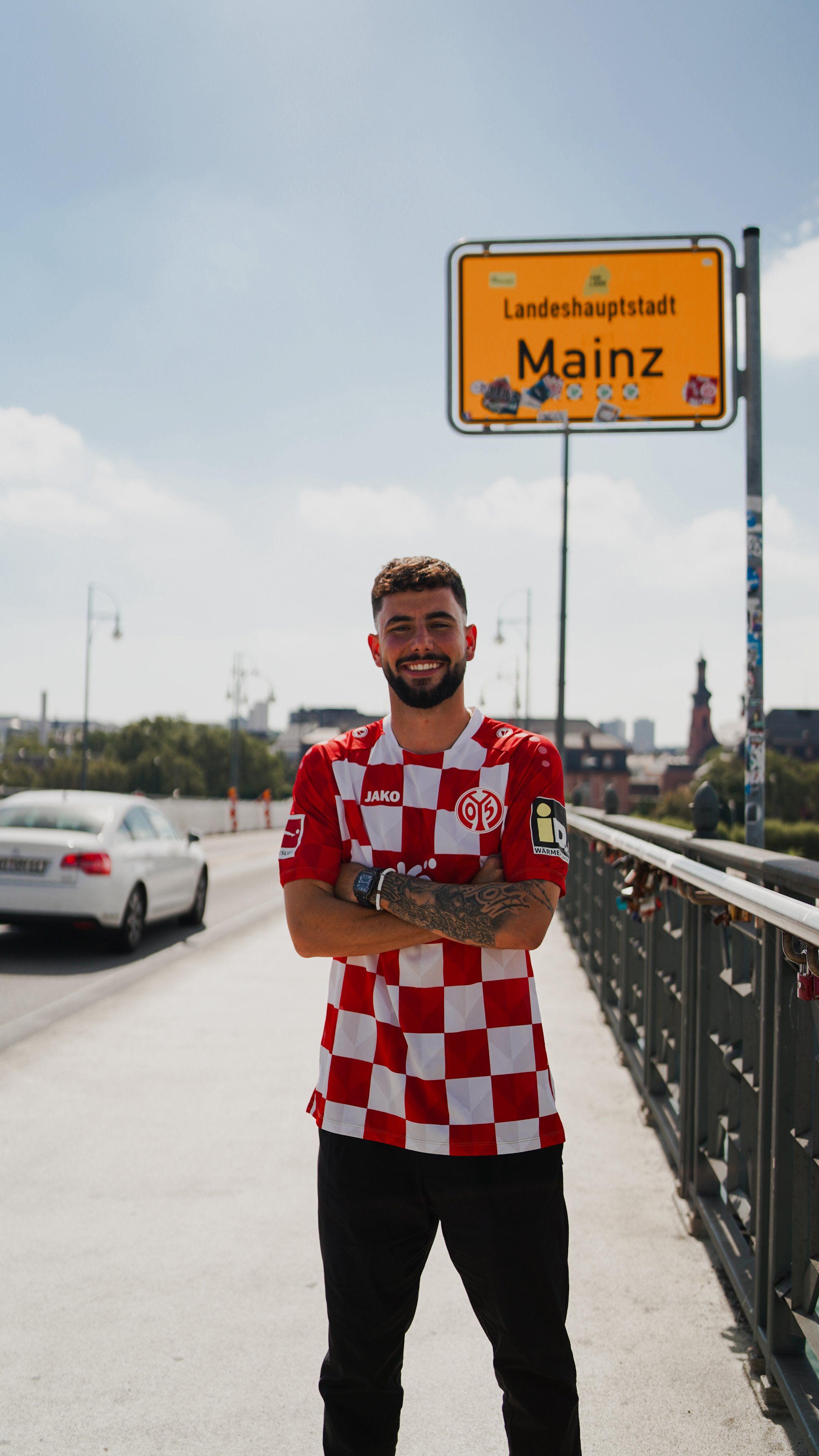 汉堡球员因伤下场,对球队影响不容忽视 汉堡球员因伤下场,对球队影响不容忽视