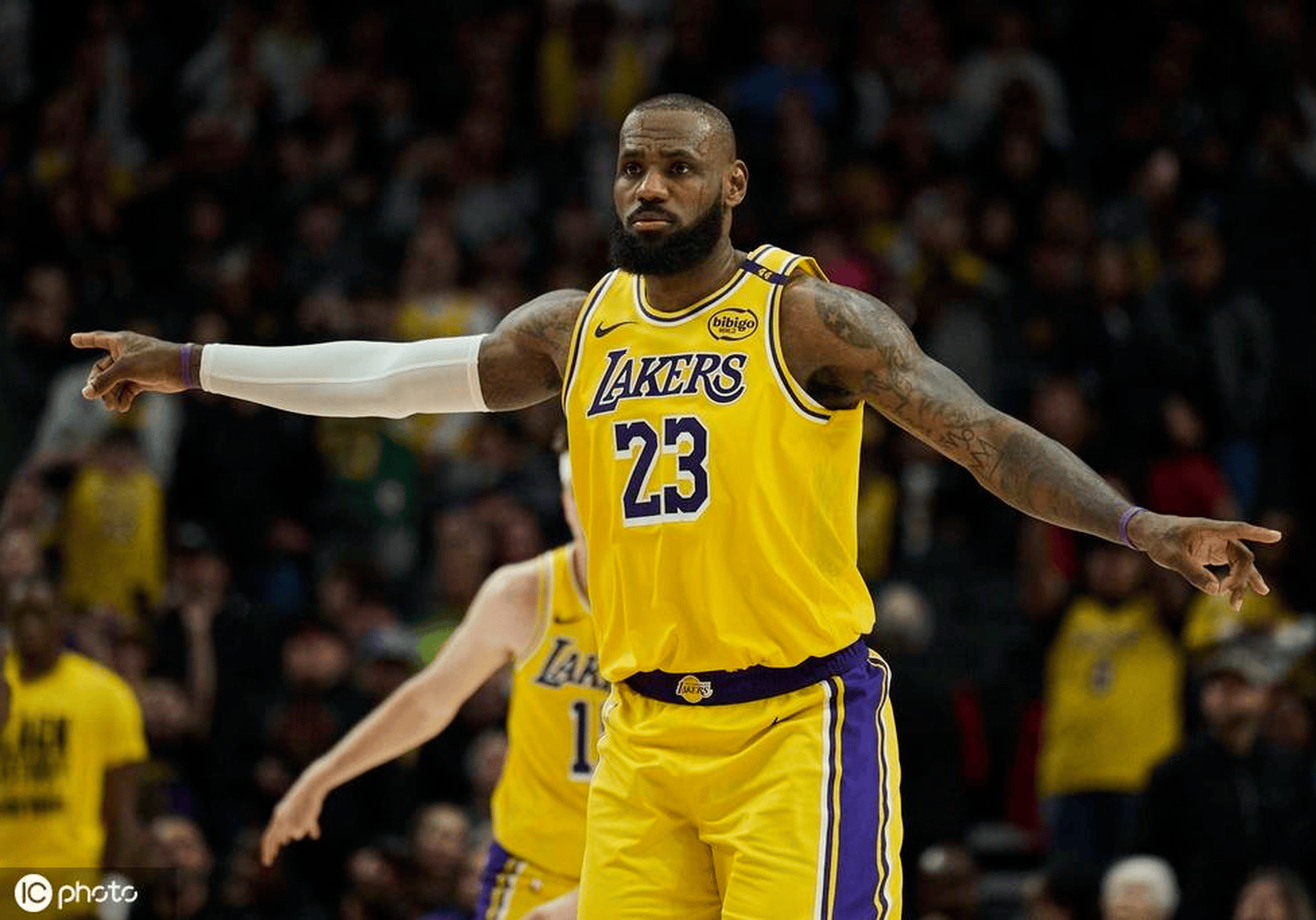 开拓者逆袭湖人,双核心发挥出色 开拓者逆袭湖人,双核心发挥出色